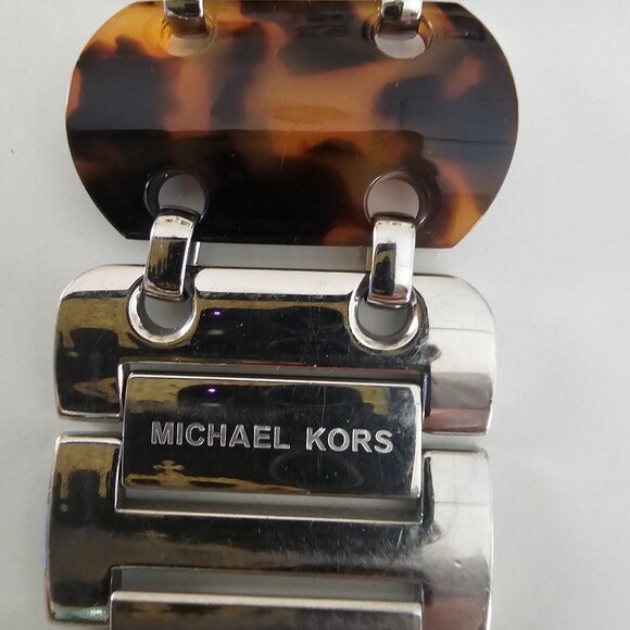 Michael Kors Leopard Print Watch and Bracelet Set - Picture 5 of 11